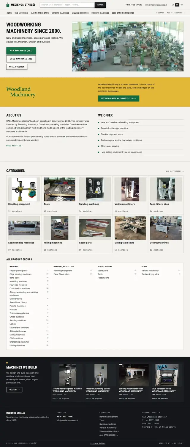 Medienos staklės website on a phone